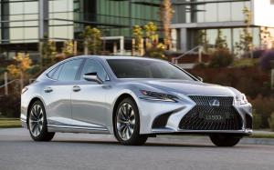 Lexus LS500h 2018 года (AU)
